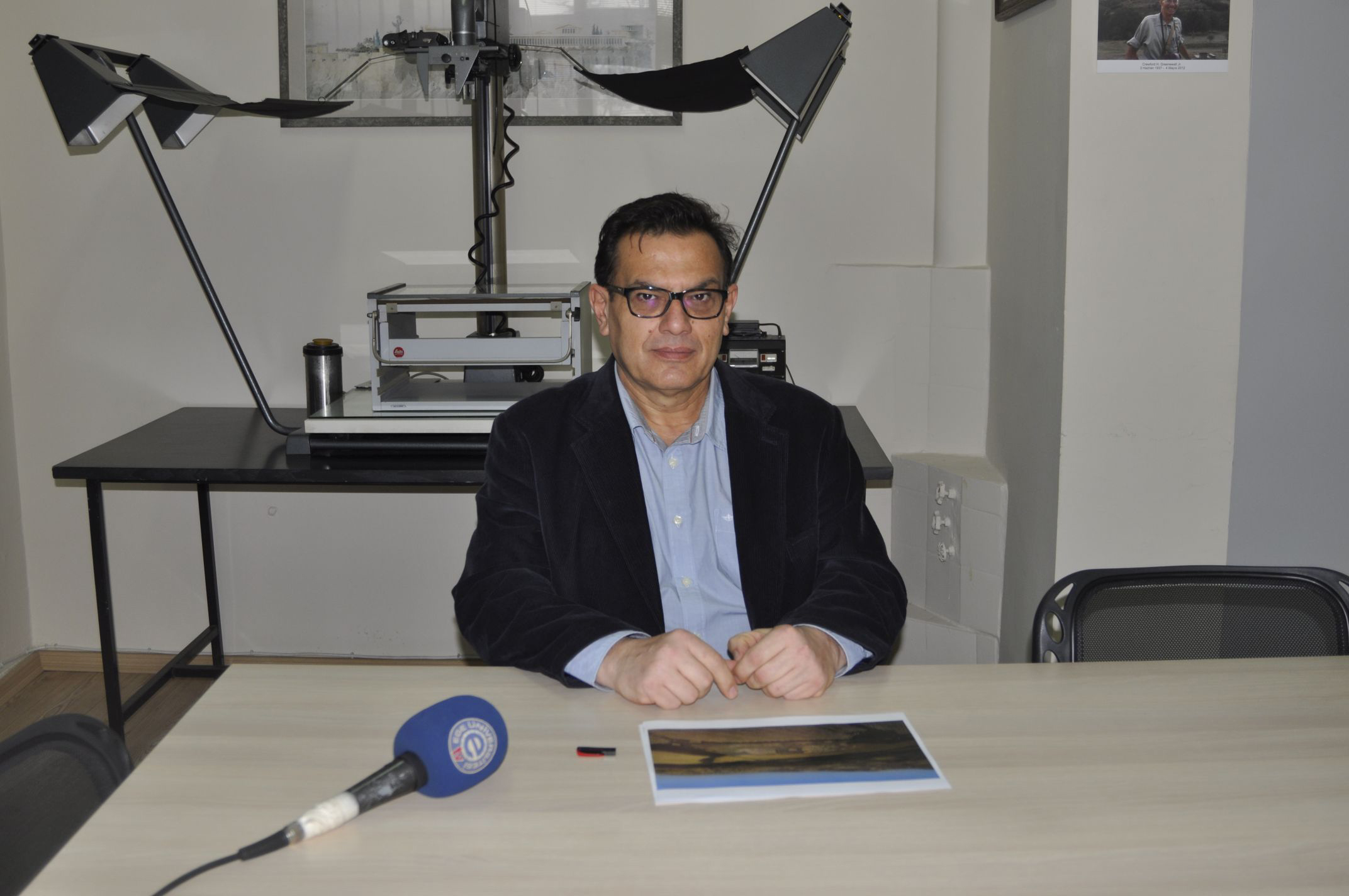 Arkeoloji ödülünün sahibi Egeli üretken akademisyen Doç. Dr. Sağlamtimur oldu
