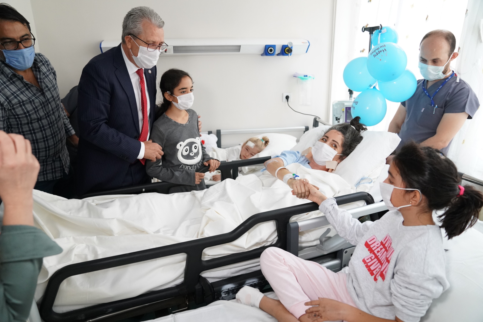 Perinçek Ailesi Ege Üniversitesi Hastanesi’nden Taburcu Oldu.