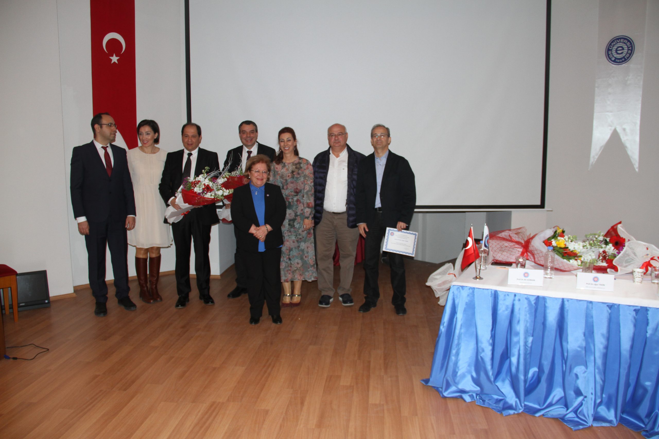 Ege’de “İmplant’ta Doğru Bilinen Yanlışlar” paneli düzenlendi