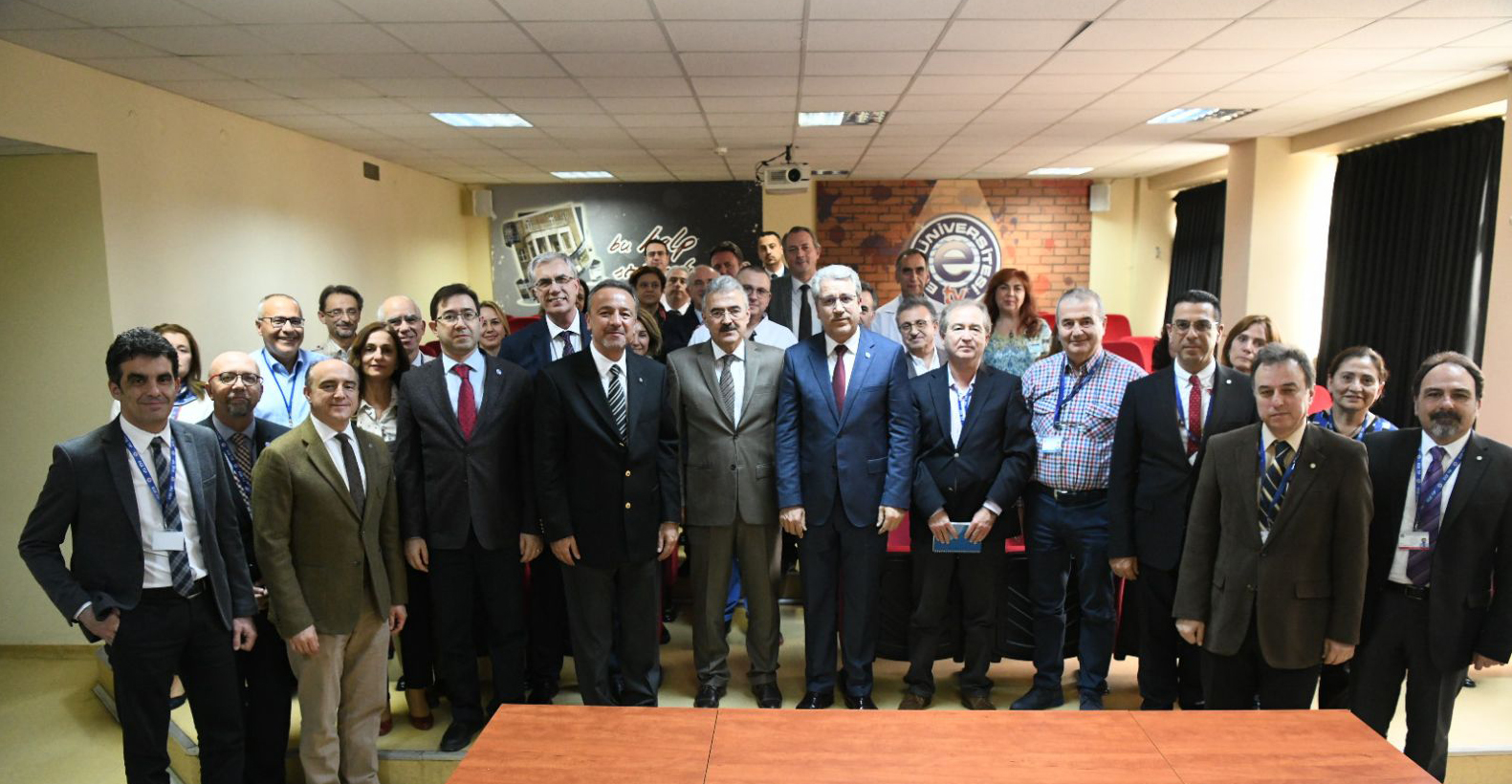 Vali Ayyıldız EÜ Tıp Fakültesi’ni ziyaret etti