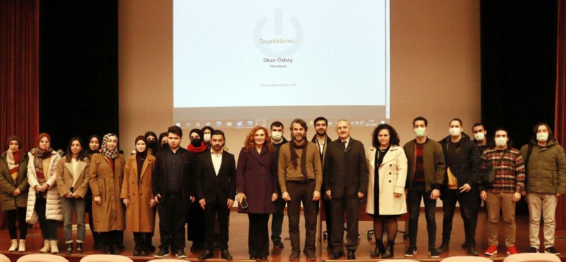 Cumhurbaşkanlığı Canlı Yayın Yönetmeni Özbay, genç iletişimcilerle buluştu