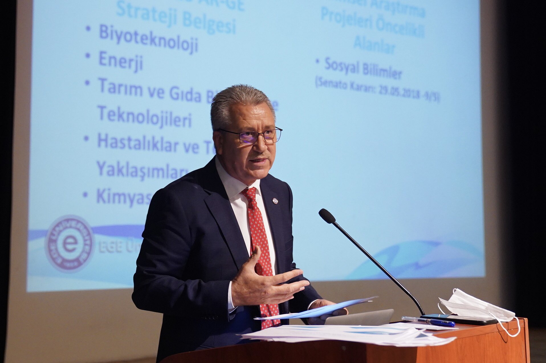 Ege Üniversitesi, dünyada 54 bilim alanında sıralamaya girdi