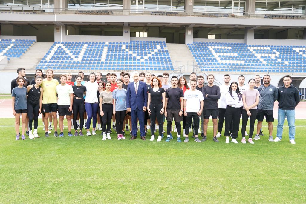 EÜ 20 Mayıs Stadyumu çimleri yeni sezona hazır!