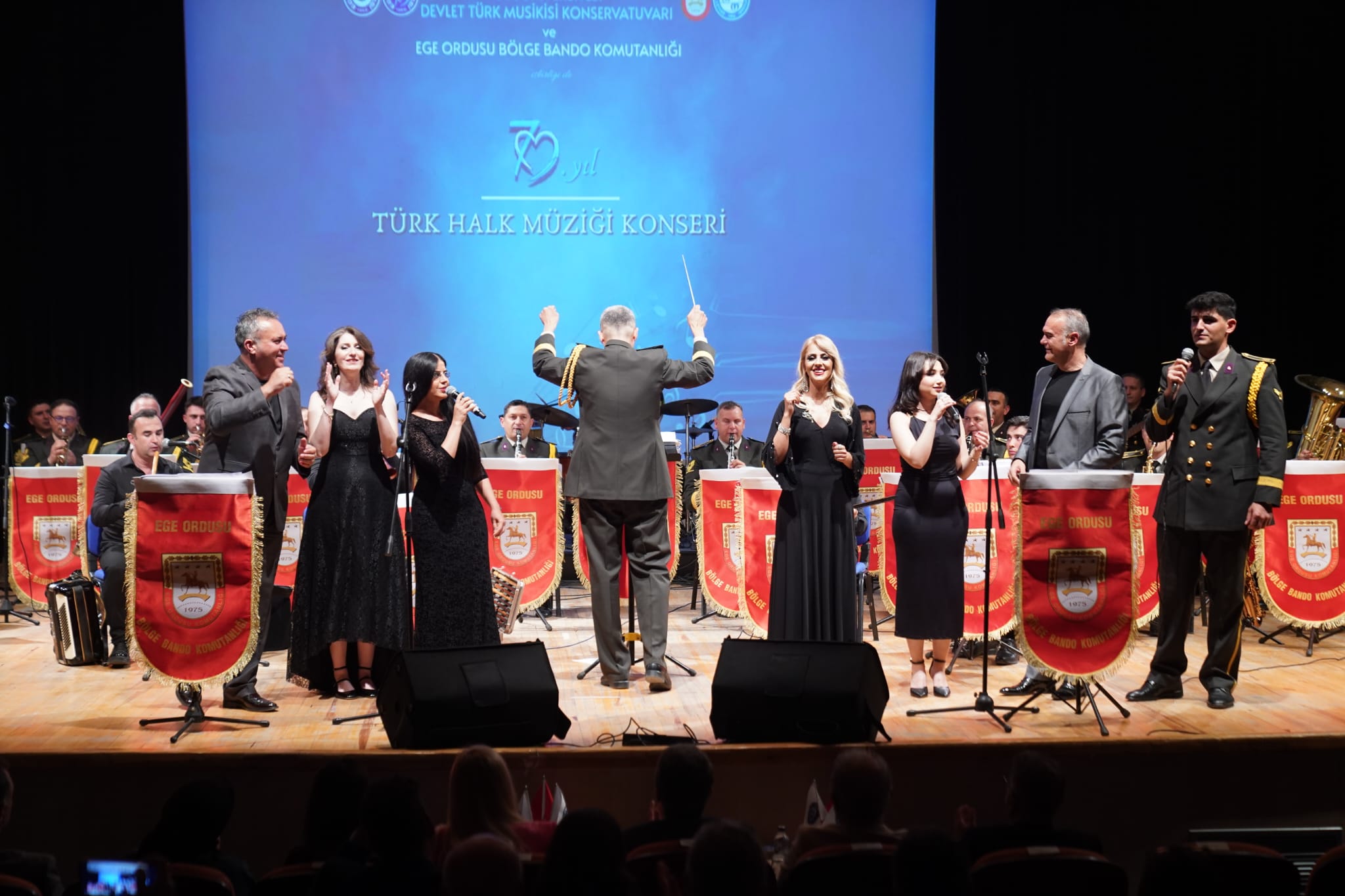 Ege Üniversitesinde Türk Halk Müziği Konseri
