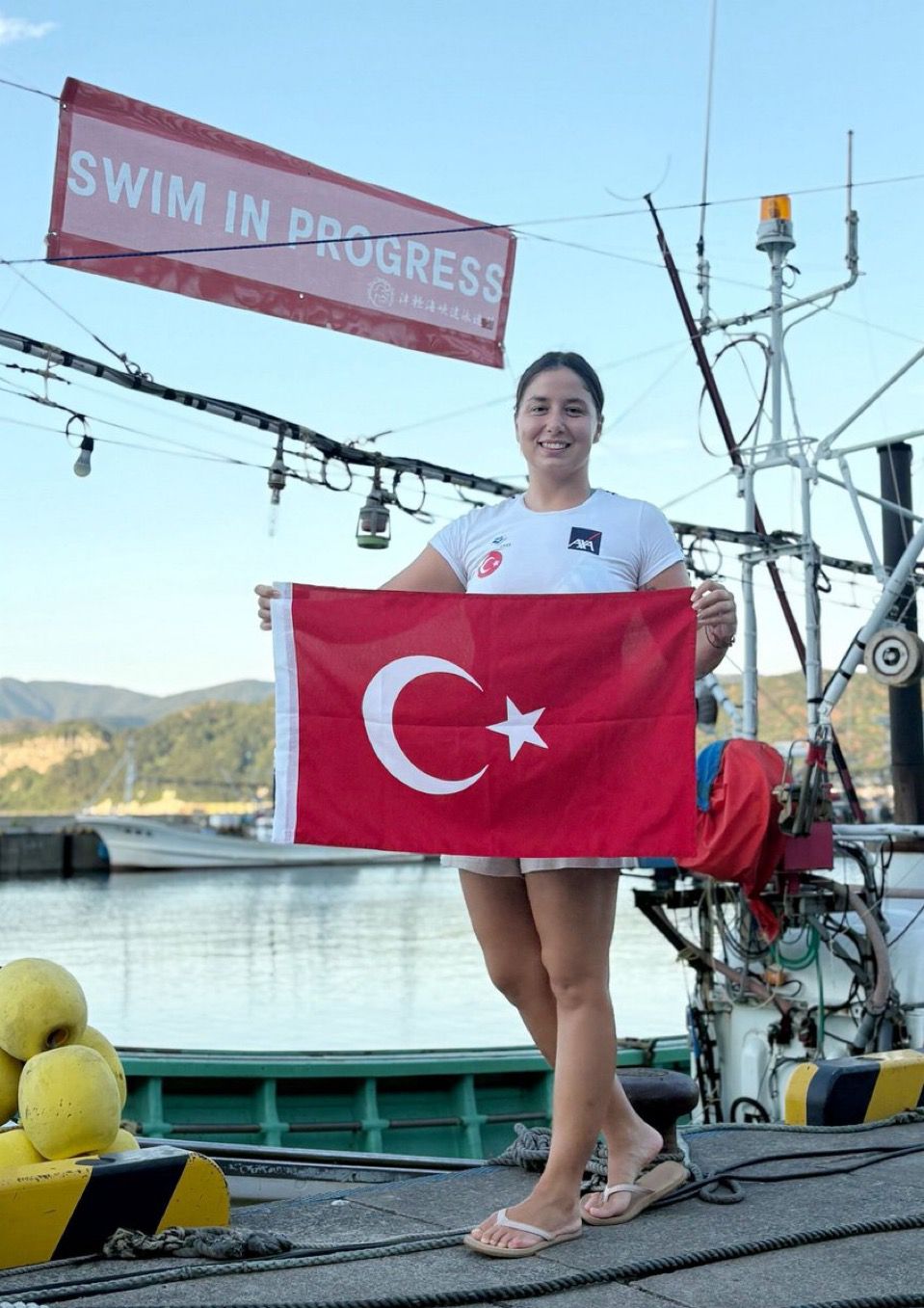 Ege Üniversitesi mezunu milli yüzücü Bengisu Avcı tarihi bir başarıya daha imza attı