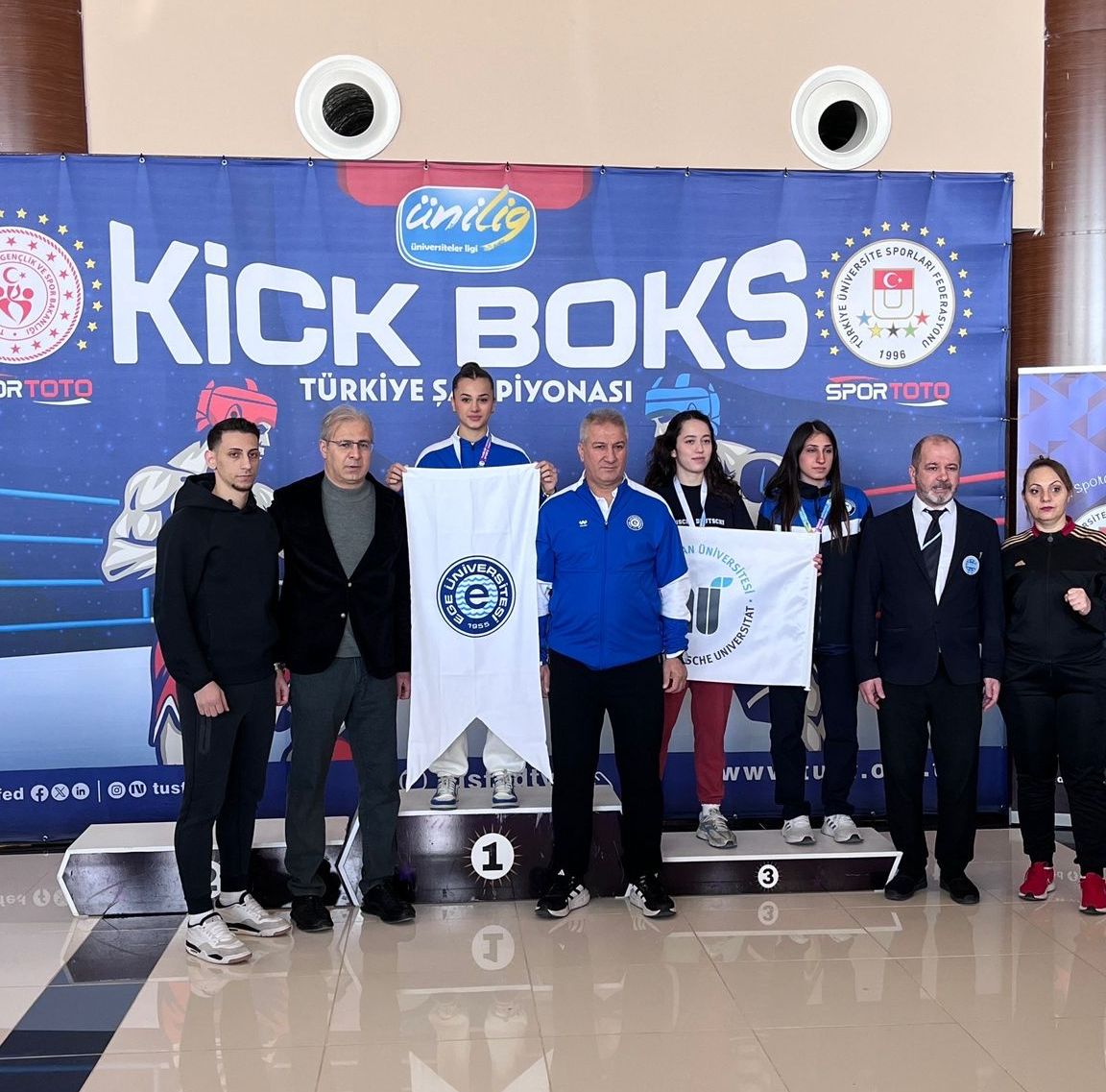 EÜ öğrencisi Elif Ceren Şanlı, Kick Boks’ta Türkiye Şampiyonu oldu