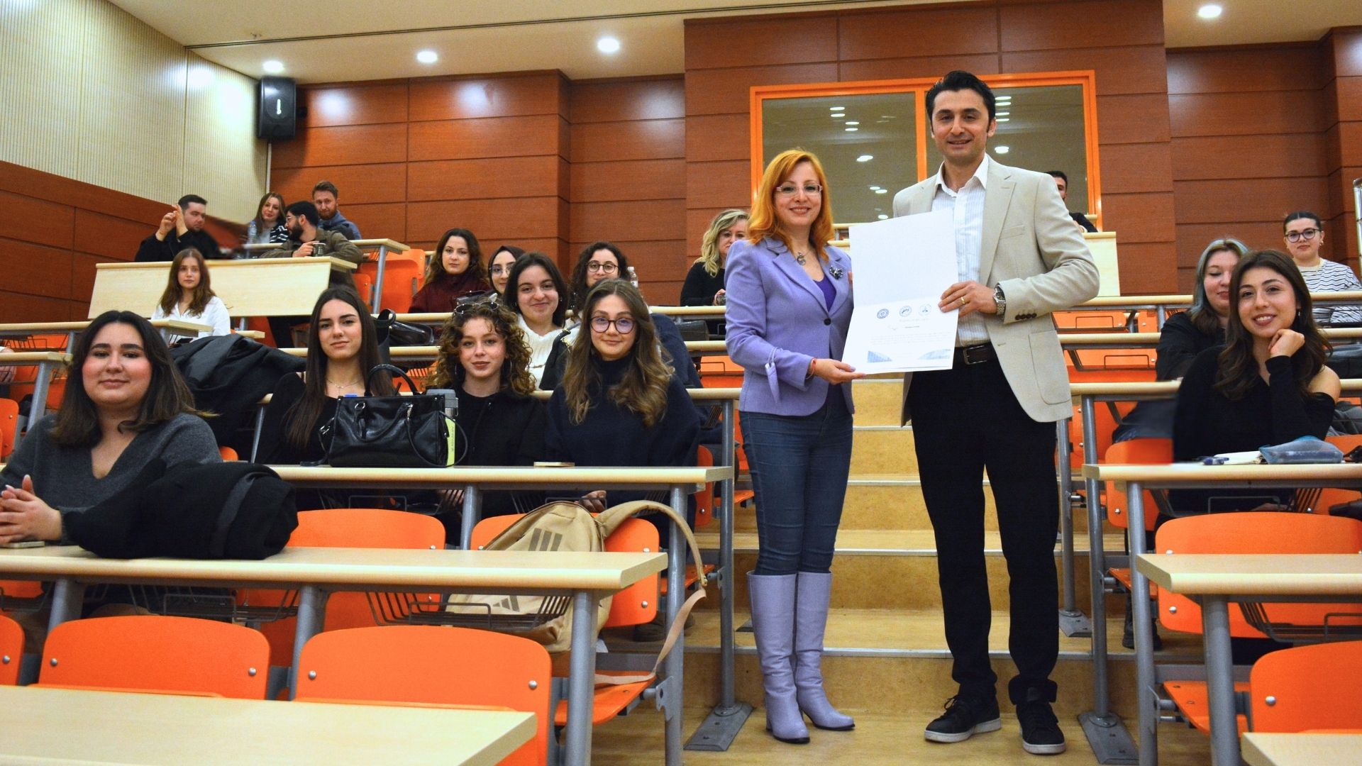 Ege Üniversitesi İletişim Fakültesinde “Sınıfta Mezun Var” etkinlikleri devam ediyor