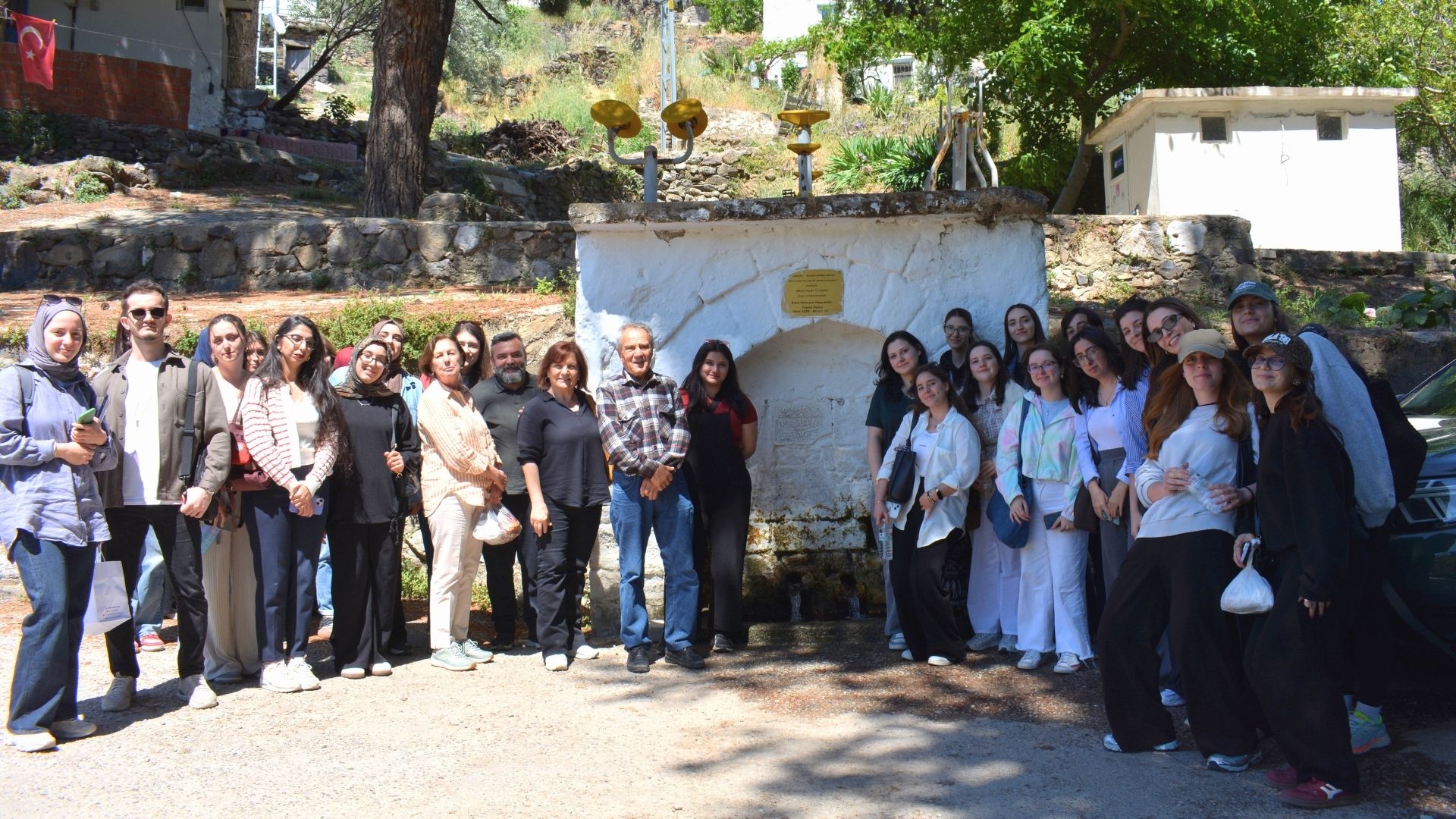 İki Asırlık Türkmen Köyünün dünü ve bugününde gezinti   