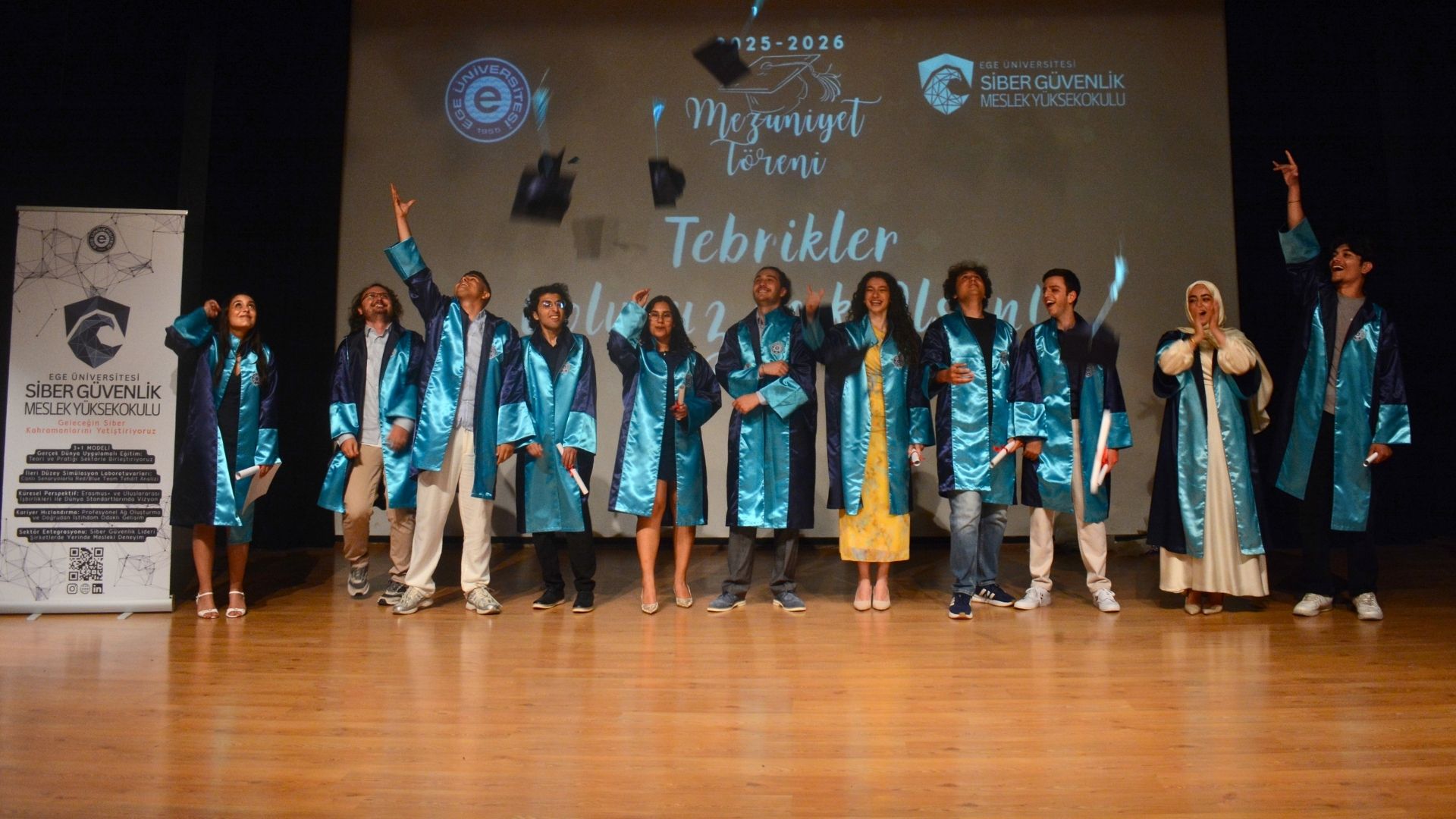 Ege Üniversitesi dijital dünyanın muhafızlarını sektöre uğurladı