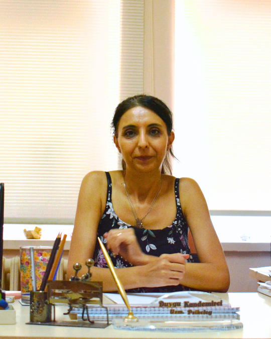 Psikolog Dr. Kandemirci Bayız, “Önemli olan, güvene dayalı ve dengeli ilişki kurabilmektir”