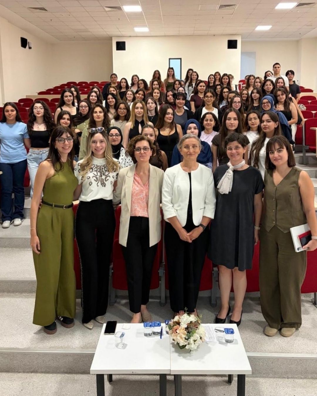 EÜ Sağlık Bilimleri Fakültesinde oryantasyon heyecanı