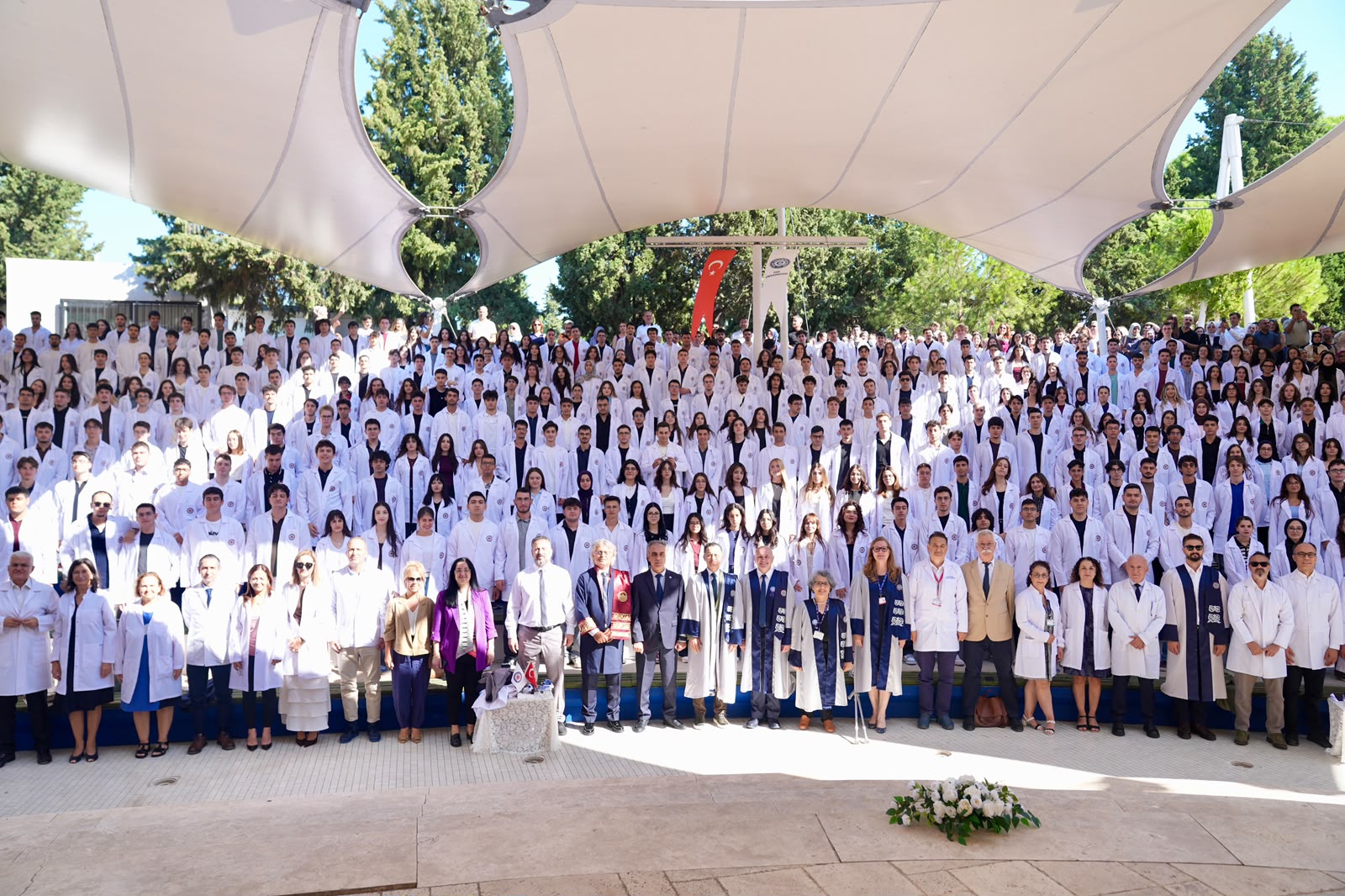 EÜTF’de geleceğin hekimleri beyaz önlüklerini giydi