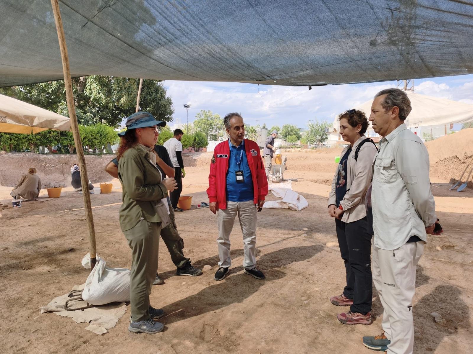 EÜ Rektörü Prof. Dr. Alcı, Gürcütepe ve Göbeklitepe’de arkeolojik çalışmaları inceledi