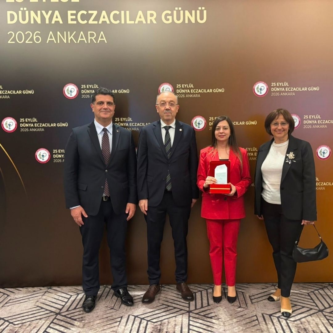 Egeli bilim insanına Türk Eczacıları Birliği’nden “Teşvik Ödülü”